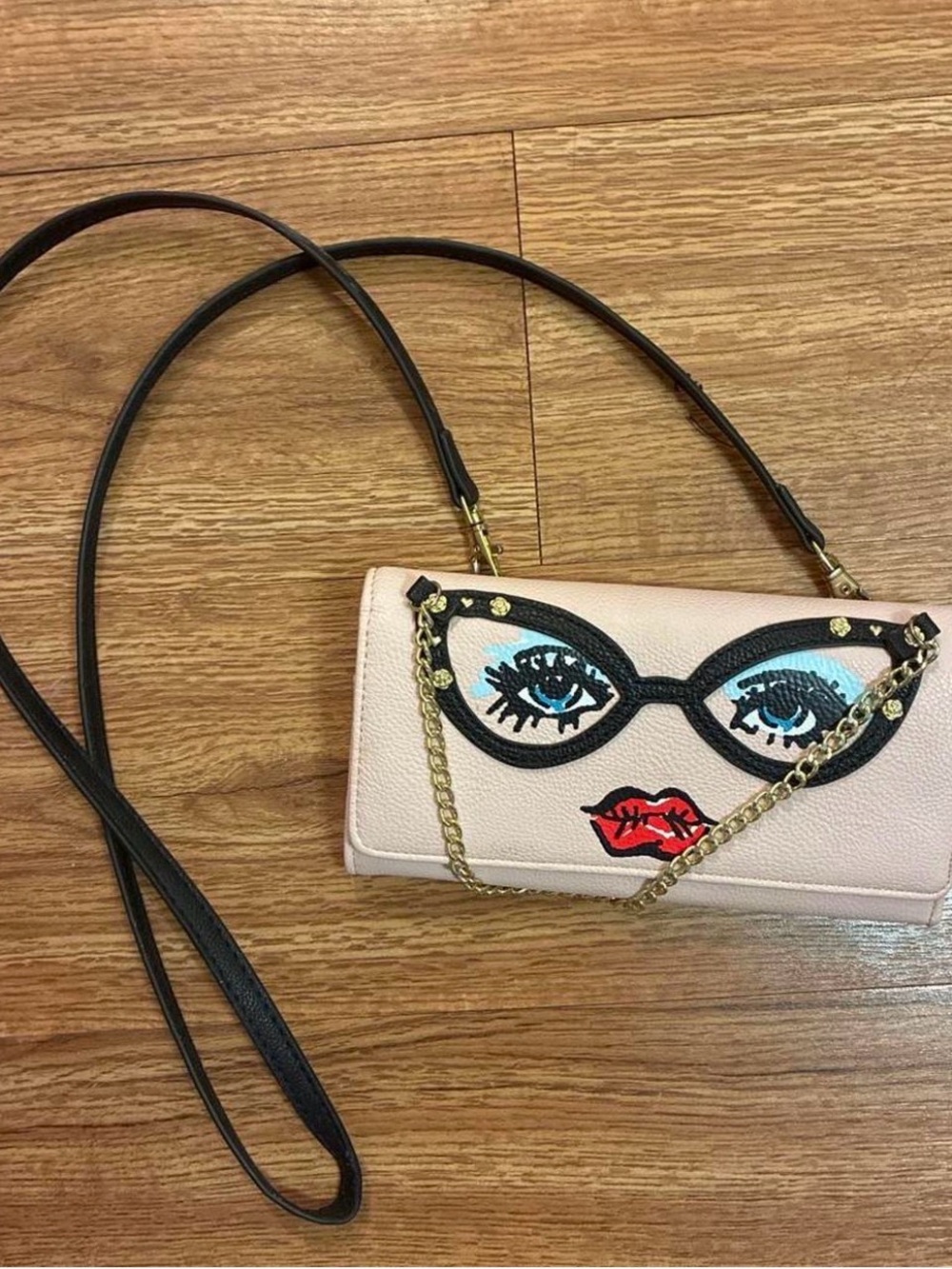 Betsey Johnson Stylish Women's Pink Crossbody Bag with Face Appliqué